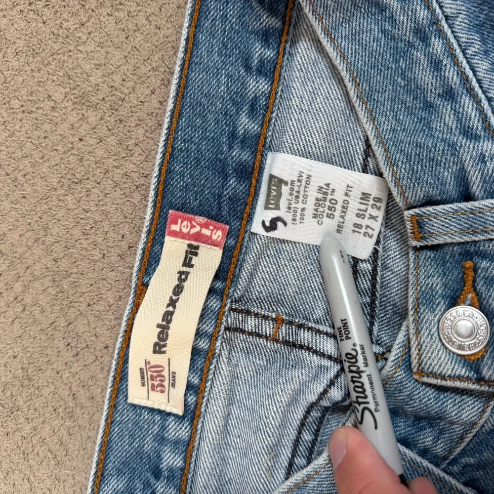 Vintage 1990s Levi's 550 Relaxed Fit Jeans Medium Wash Denim 27x29 18 Slim